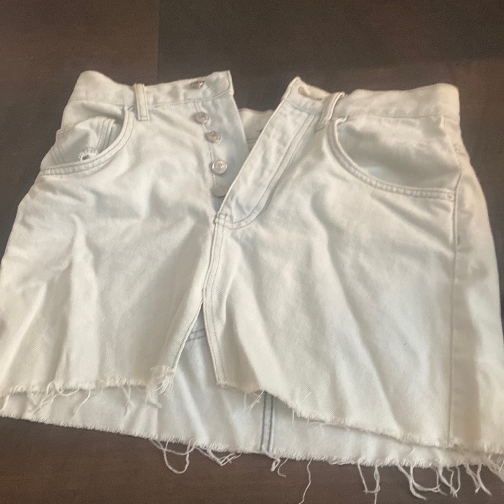 Forever 21 light denim skirt size 24